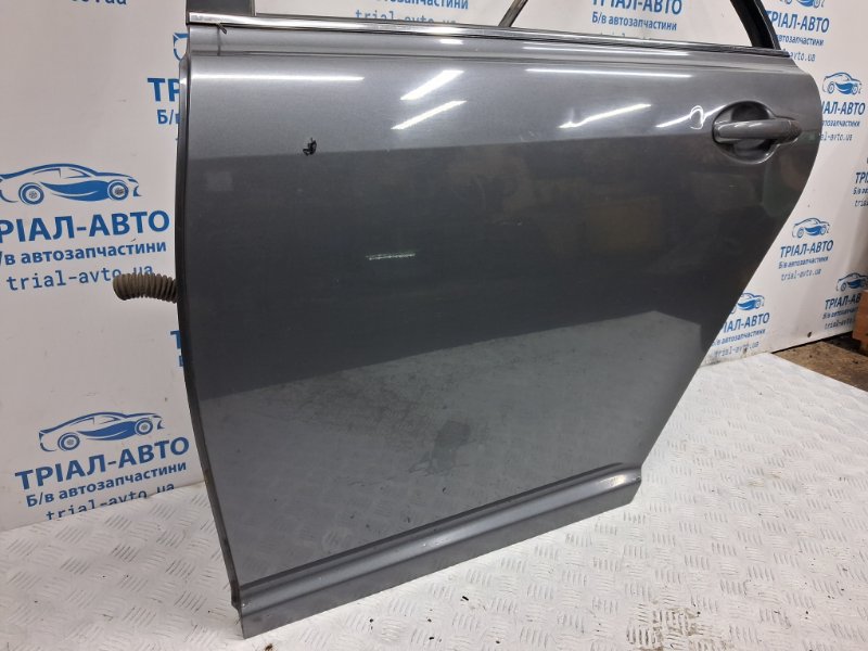 Дверь задняя левая Toyota Avensis T25 2.2 diesel 2ADFTV