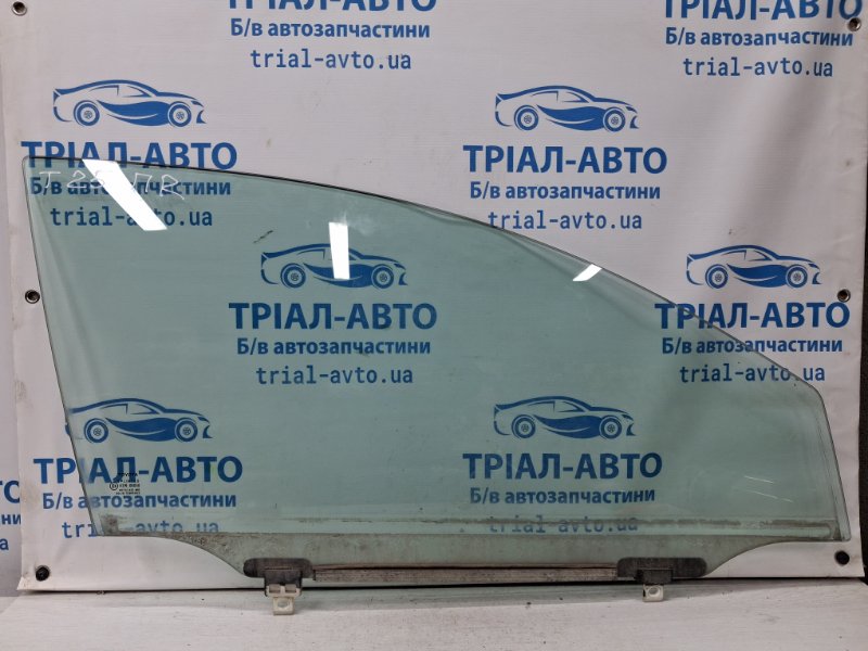 Стекло двери переднее правое Toyota Avensis 2002-2010 T25 2.2 diesel 2ADFTV 6810105030 Б/У