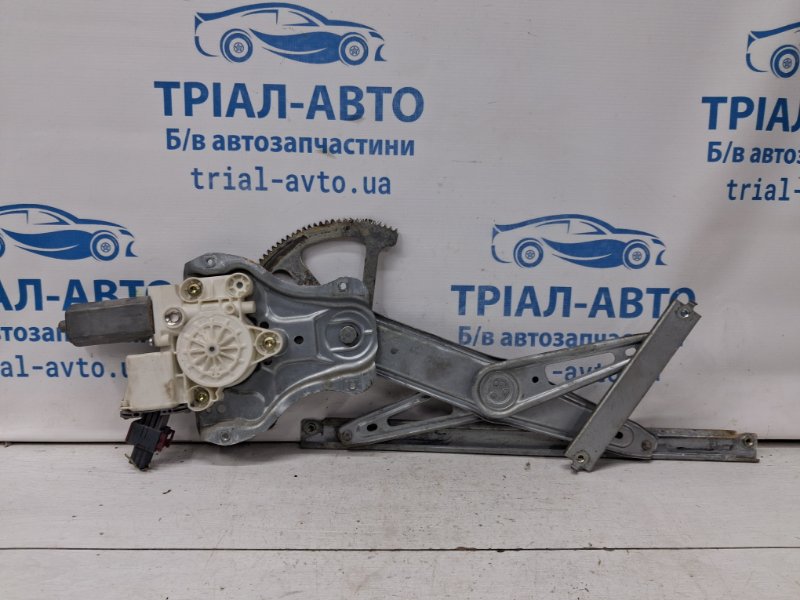 Стеклоподъемник передний левый Toyota Avensis 2002-2010 T25 2.2 diesel 2ADFTV 6982005050 Б/У