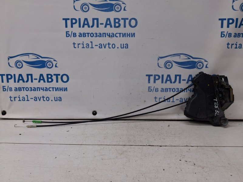 Замок двери задний левый Toyota Avensis 2002-2010 T25 2.2 diesel 2ADFTV 6906002102 Б/У