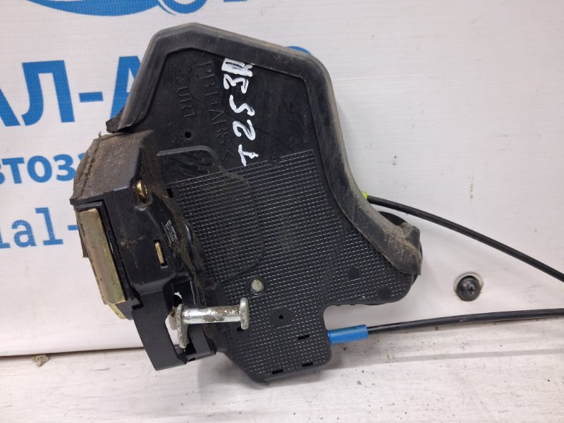 Замок двери задний правый Avensis 2002-2010 T25 2.2 diesel 2ADFTV