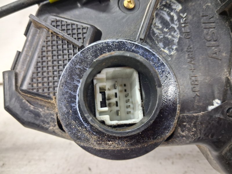 Замок двери передний левый Avensis 2002-2010 T25 2.2 diesel 2ADFTV