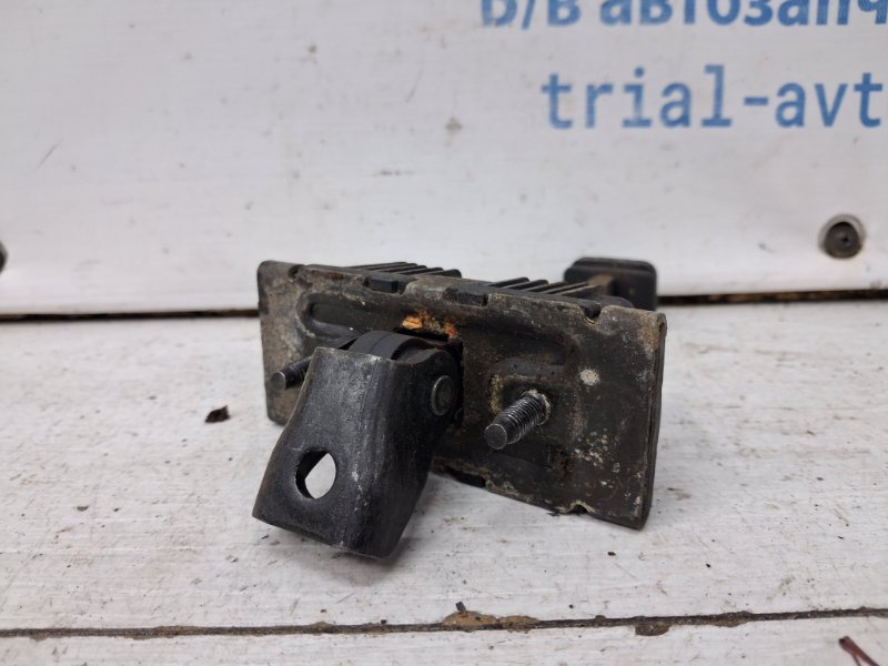 Ограничитель двери задний левый Avensis 2002-2010 T25 2.2 diesel 2ADFTV