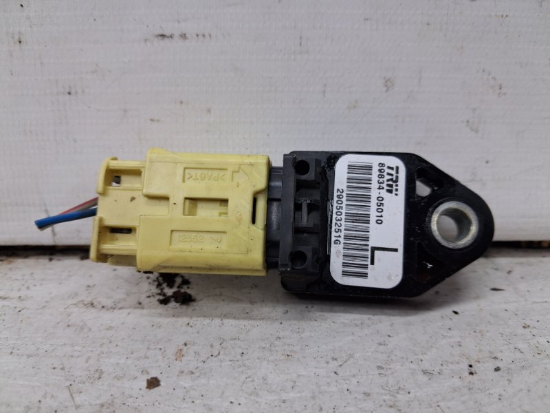 Датчик удара (AIRBAG) Toyota Avensis 2002-2010 T25 2.2 diesel 2ADFTV 8983405010 Б/У