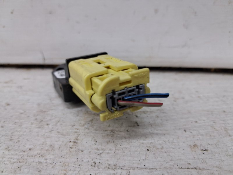 Датчик удара (AIRBAG) Avensis 2002-2010 T25 2.2 diesel 2ADFTV