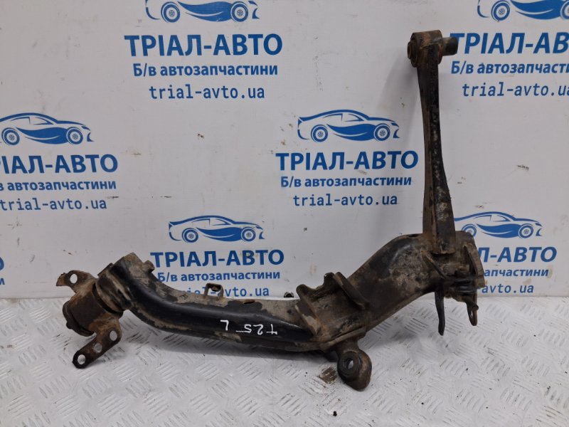 Рычаг задней подвески продольный левый Toyota Avensis 2002-2010 T25 2.2 diesel 2ADFTV 4872005010 Б/У