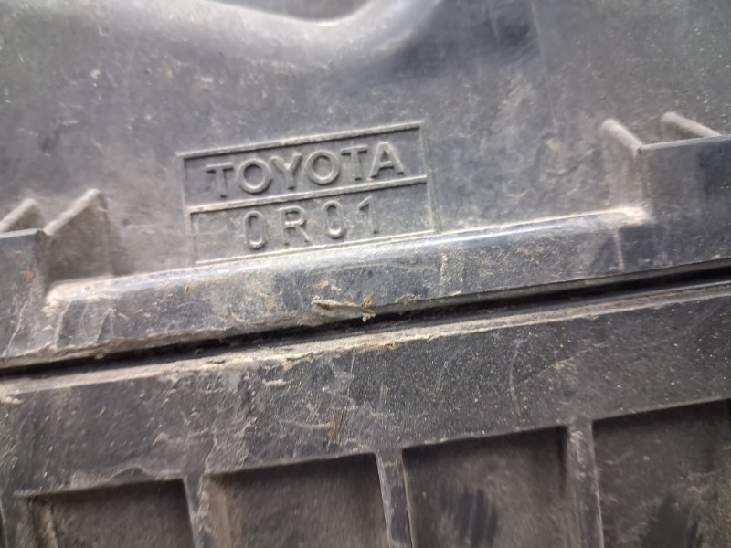 Корпус воздушного фильтра Avensis 2002-2010 T25 2.2 diesel 2ADFTV