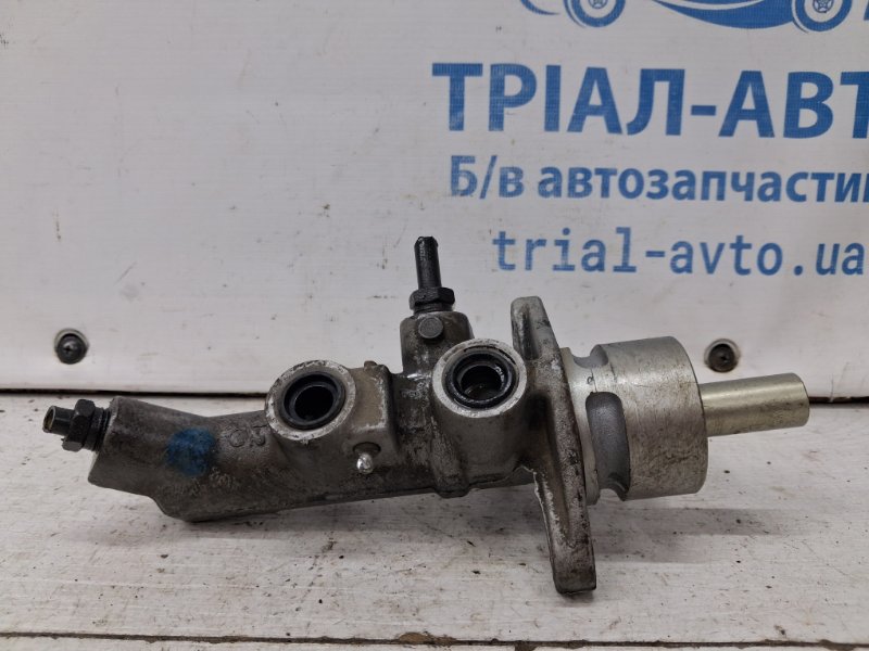 Тормозной цилиндр главный Avensis 2002-2010 T25 2.2 diesel 2ADFTV