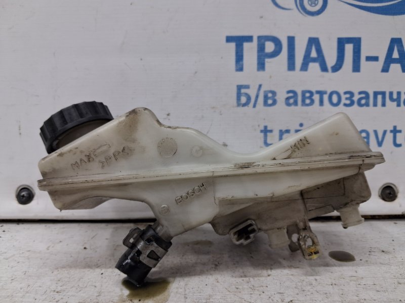 Бачок главного тормозного цилиндра Toyota Avensis 2002-2010 T25 2.2 diesel 2ADFTV 4722005050 Б/У