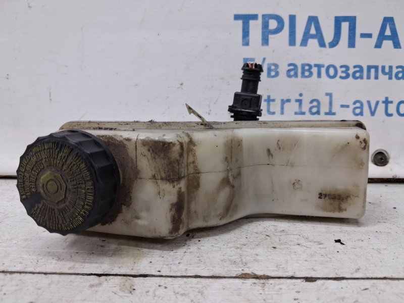 Бачок главного тормозного цилиндра Avensis 2002-2010 T25 2.2 diesel 2ADFTV