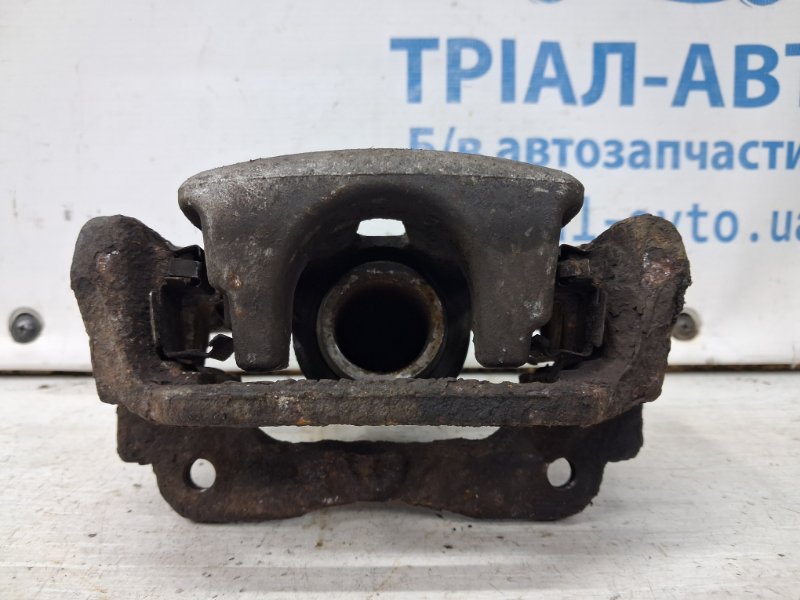 Суппорт задний правый Avensis 2002-2010 T25 2.2 diesel 2ADFTV