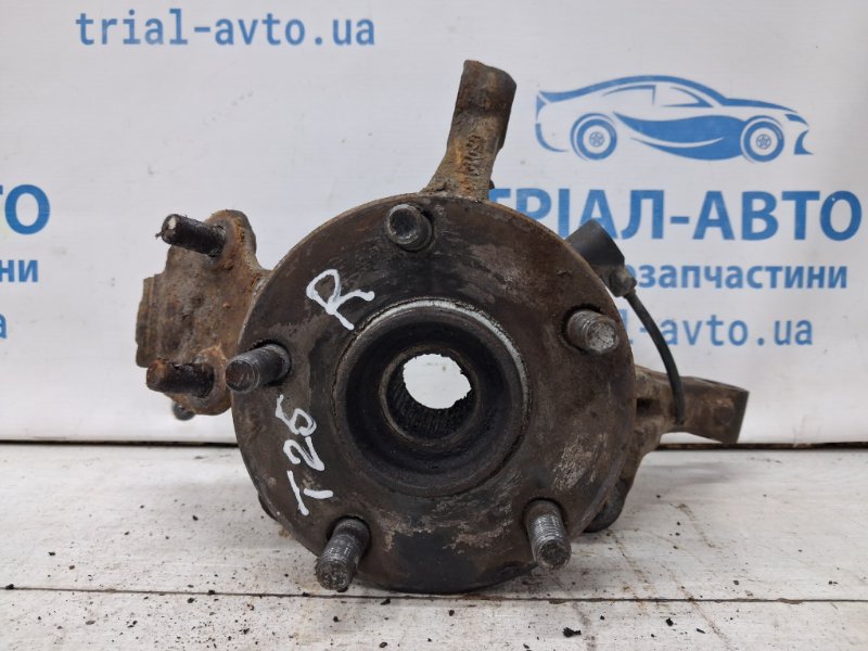 Кулак поворотный правый со ступицей Avensis 2002-2010 T25 2.2 diesel 2ADFTV