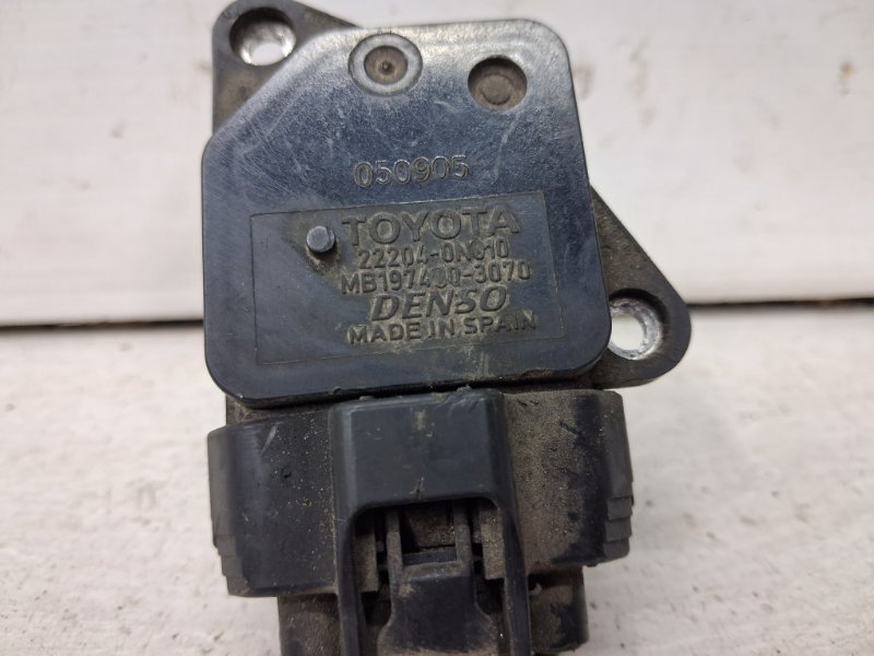 Датчик расхода воздуха Toyota Avensis T25 2.2 diesel 2ADFTV