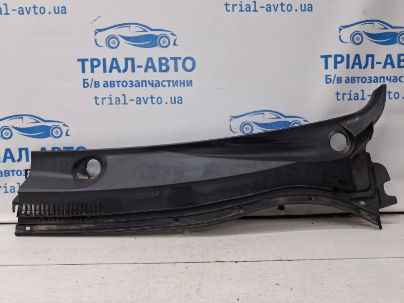 Дефлектор дворников Toyota Avensis 2002-2010 T25 2.2 diesel 2ADFTV 5578105061 Б/У
