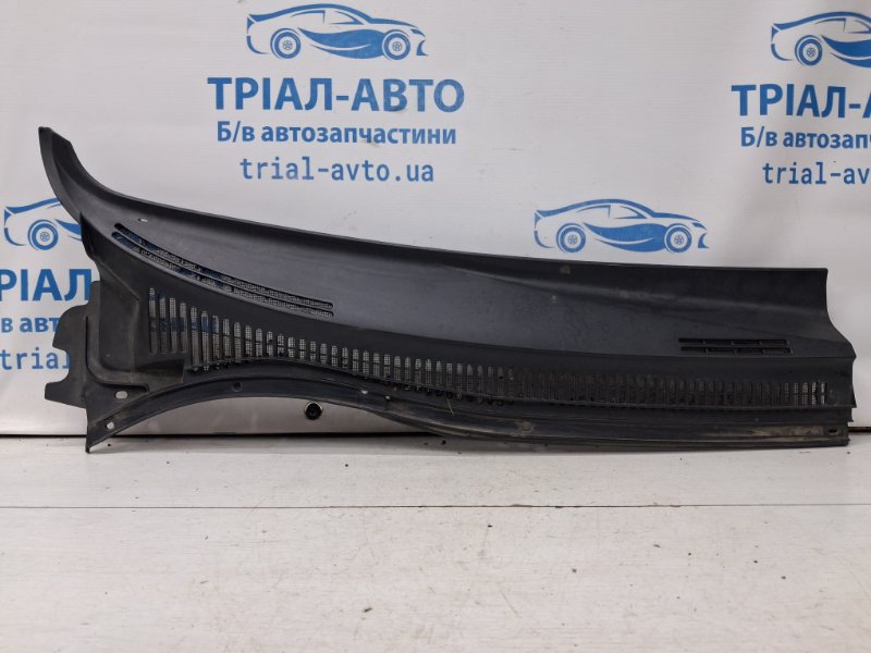 Дефлектор дворников Toyota Avensis 2002-2010 T25 2.2 diesel 2ADFTV 5578205041 Б/У
