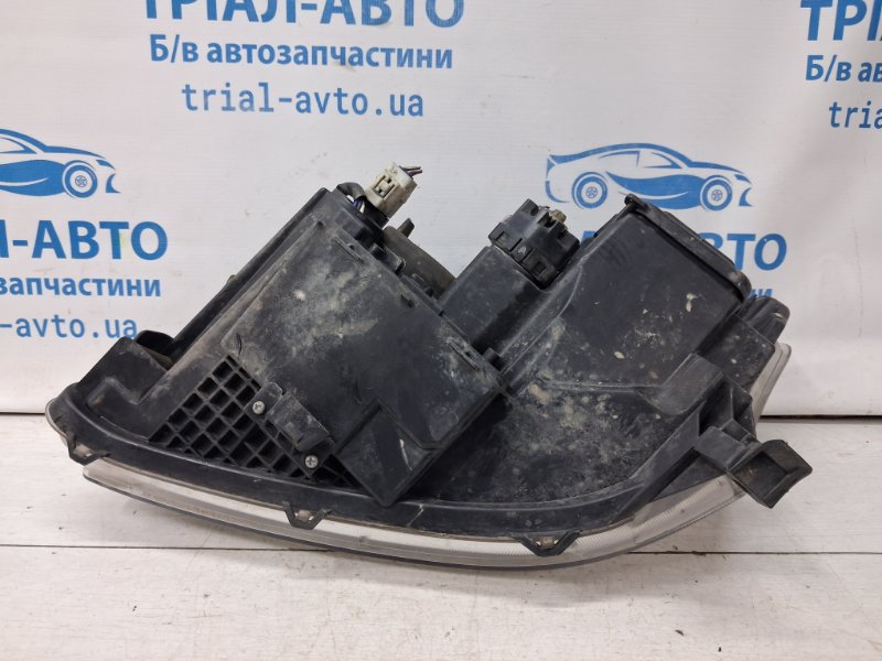 Фара правая галоген Avensis 2002-2010 T25 2.2 diesel 2ADFTV