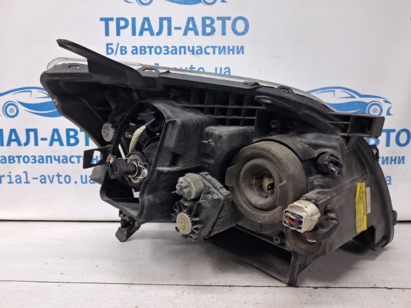 Фара левая галоген Avensis 2002-2010 T25 2.2 diesel 2ADFTV