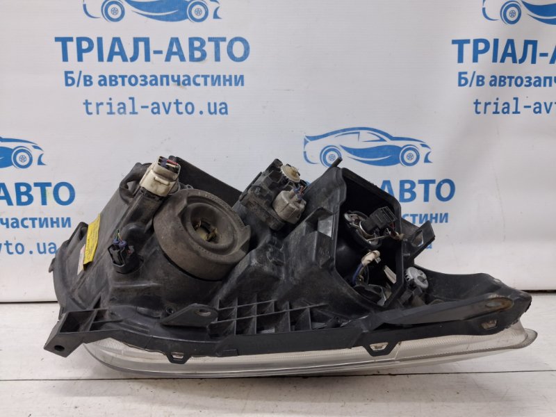 Фара левая галоген Avensis 2002-2010 T25 2.2 diesel 2ADFTV