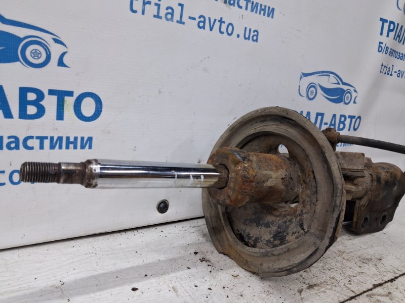 Амортизатор передний левый Avensis 2002-2010 T25 2.2 diesel 2ADFTV