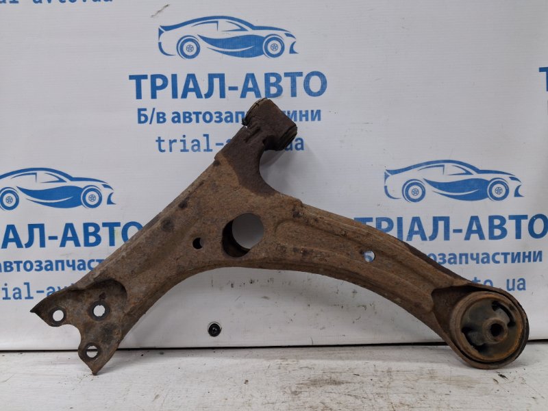 Рычаг правый Toyota Avensis 2002-2010 T25 2.2 diesel 2ADFTV 4806805070 Б/У