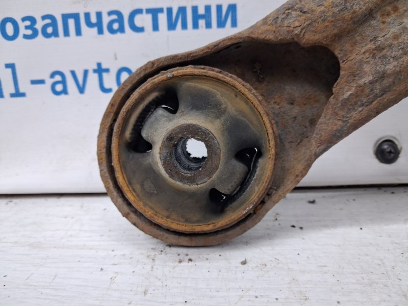 Рычаг левый Avensis 2002-2010 T25 2.2 diesel 2ADFTV