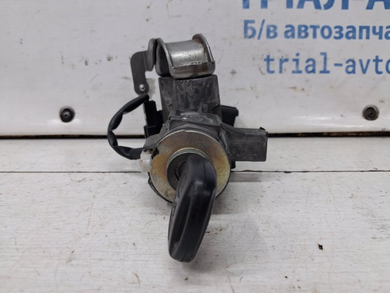 Замок зажигания Avensis 2002-2010 T25 2.2 diesel 2ADFTV