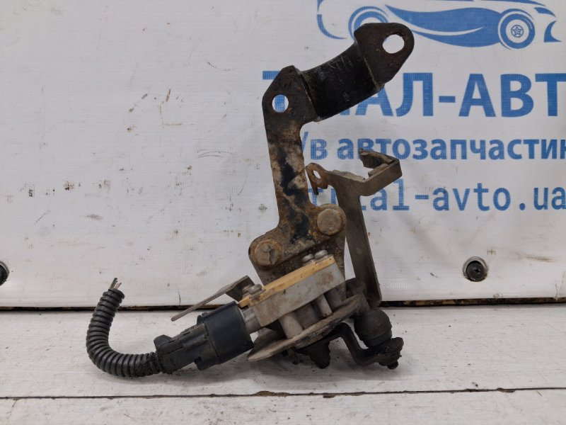 Датчик положения уровня фар Avensis 2002-2010 T25 2.2 diesel 2ADFTV