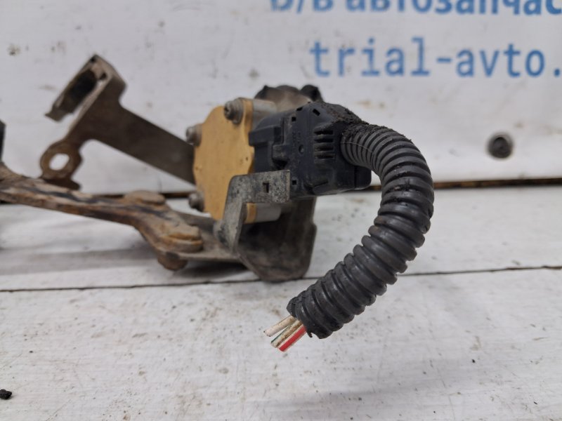 Датчик положения уровня фар Avensis 2002-2010 T25 2.2 diesel 2ADFTV