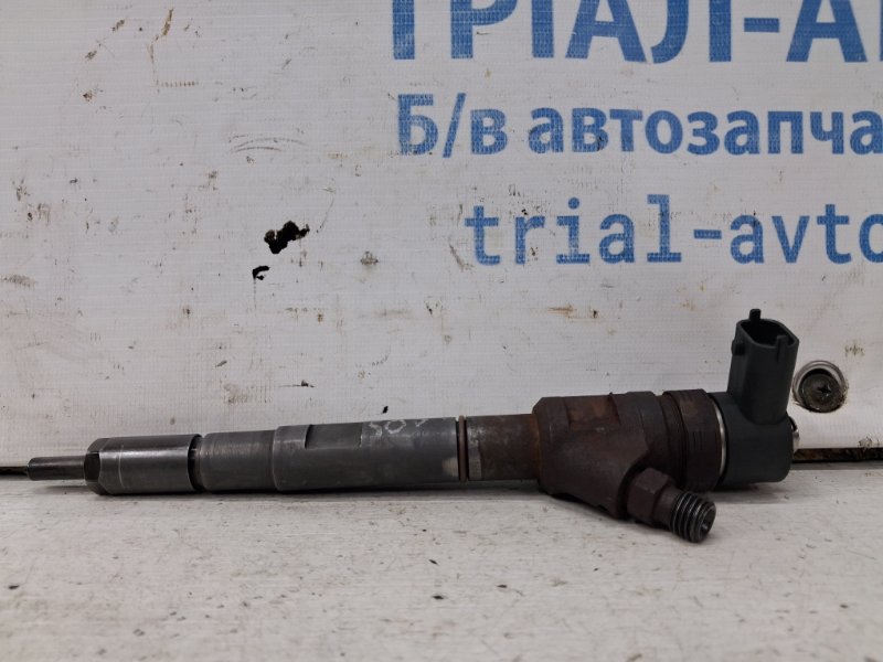 Форсунка топливная Kia Sorento 2002-2011 BL 2.5 diesel D4CB 338004A500 Б/У