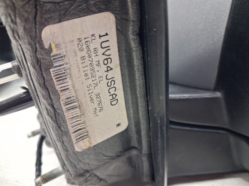 Зеркало правое Cherokee 2013-2019 KL 2.4 бензин ED6 Зеркало правое Cherokee 2013-2019 KL 2.4 бензин ED6