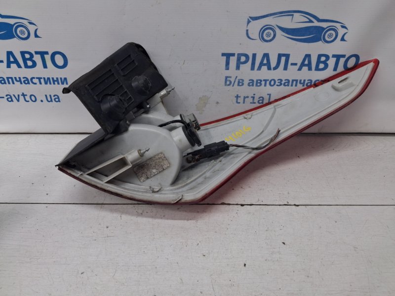 Фонарь задний внешний левый Escape 2012-2019 3 2.0 бензин ENR90