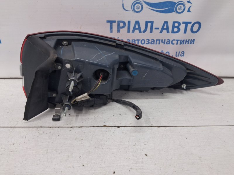 Фонарь задний внешний левый Fusion USA 2013-2020 2 1.5 бензин ENUN0