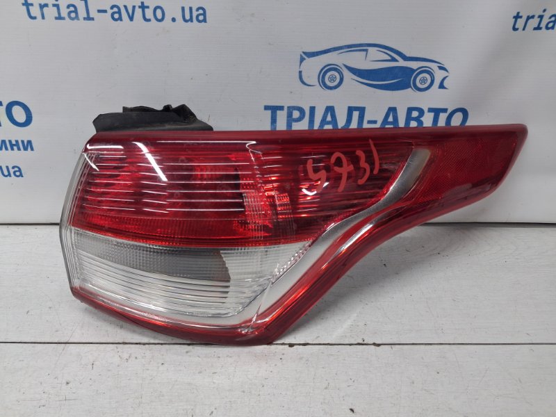 Фонарь задний внешний правый Ford Escape 2012-2019 3 2.0 бензин ENR90 CJ5Z13404B Б/У
