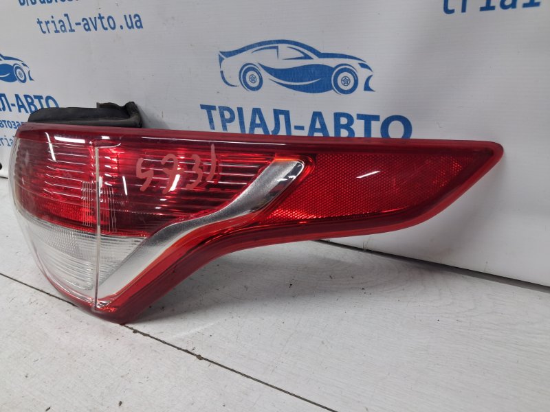 Фонарь задний внешний правый Ford Escape 3 2.0 бензин ENR90
