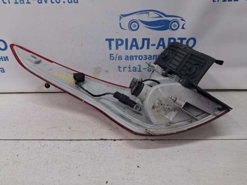 Фонарь задний внешний правый Escape 2012-2019 3 2.0 бензин ENR90