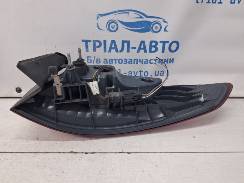 Фонарь задний внешний левый Fusion USA 2013-2020 2 1.5 бензин ENUN0