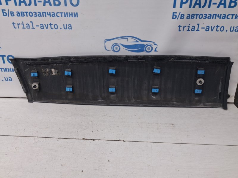 Накладка двери задняя левая Cherokee 2013-2019 KL 3.2 бензин EHK Накладка двери задняя левая Cherokee 2013-2019 KL 3.2 бензин EHK