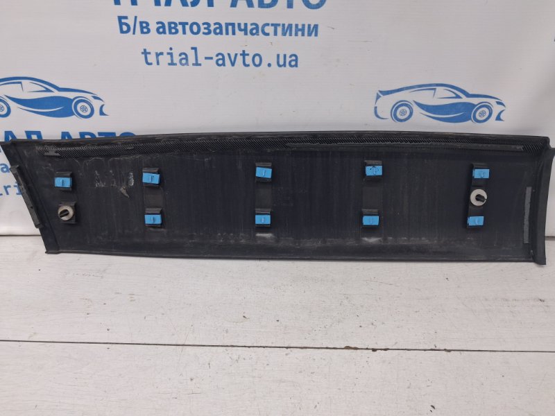 Накладка двери задняя левая Cherokee 2013-2019 KL 2.4 бензин ED6