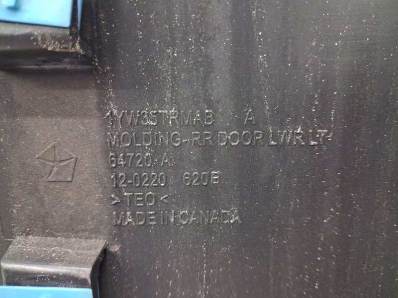 Накладка двери задняя левая Cherokee 2013-2019 KL 2.4 бензин ED6