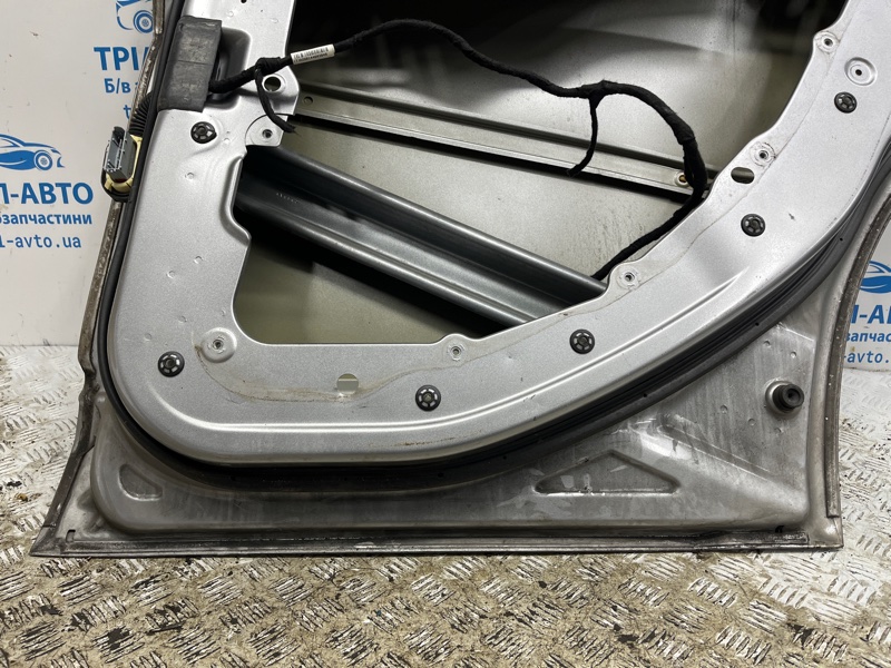 Дверь задняя правая Cherokee 2013-2019 KL 2.4 бензин ED6