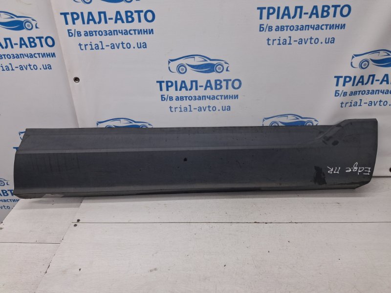 Накладка двери передняя правая Ford Edge 2015-2018 2 2.0 бензин ENR90 FT4Z-5820878-AA Б/У