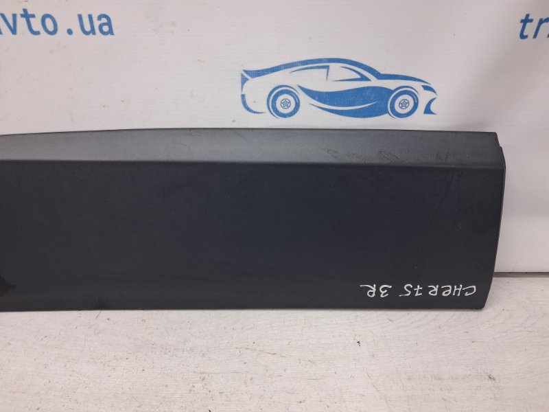 Накладка двери задняя правая Jeep Cherokee KL 2.4 бензин ED6