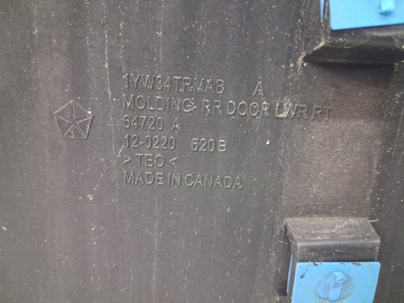 Накладка двери задняя правая Cherokee 2013-2019 KL 2.4 бензин ED6