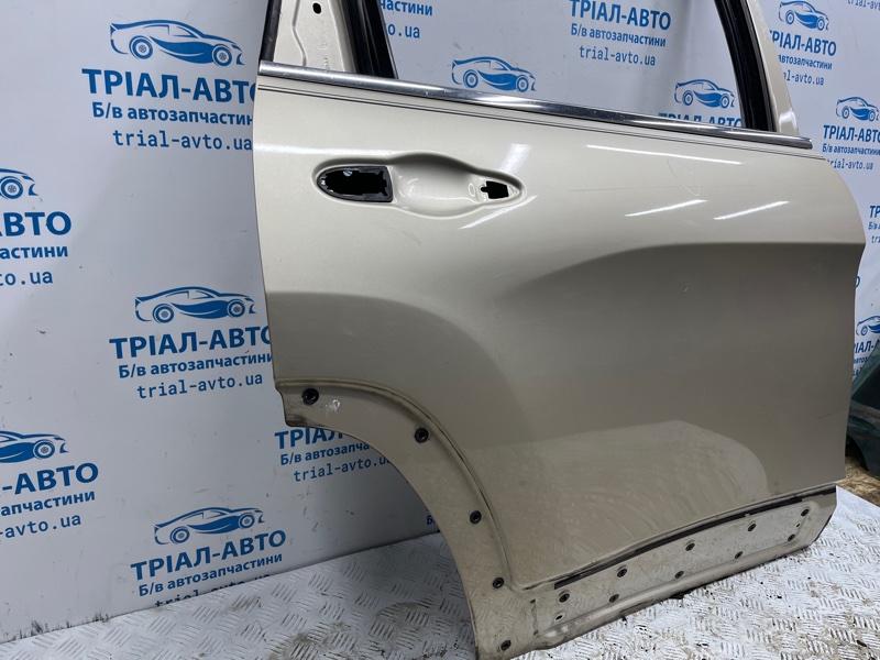 Дверь задняя правая Cherokee 2013-2019 KL 2.4 бензин ED6 Дверь задняя правая Cherokee 2013-2019 KL 2.4 бензин ED6