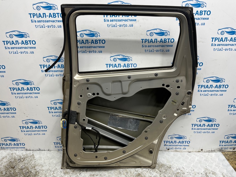 Дверь задняя правая Cherokee 2013-2019 KL 2.4 бензин ED6 Дверь задняя правая Cherokee 2013-2019 KL 2.4 бензин ED6