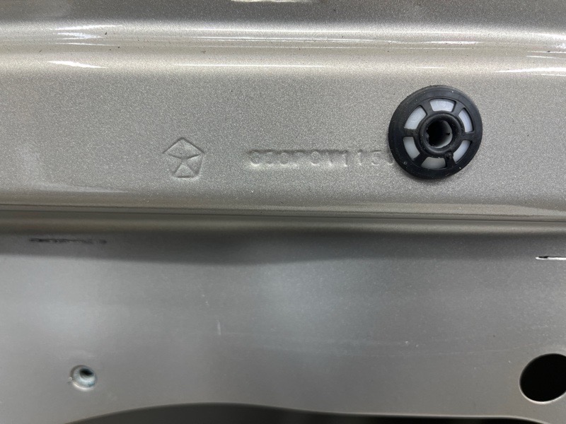 Дверь задняя правая Cherokee 2013-2019 KL 2.4 бензин ED6 Дверь задняя правая Cherokee 2013-2019 KL 2.4 бензин ED6