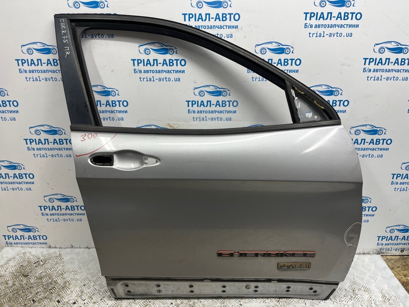 Дверь передняя правая Jeep Cherokee 2013-2019 KL 2.4 бензин ED6 68110086AC Б/У