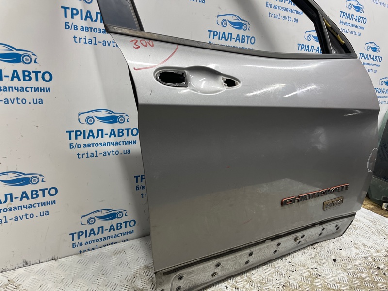 Дверь передняя правая Cherokee 2013-2019 KL 2.4 бензин ED6