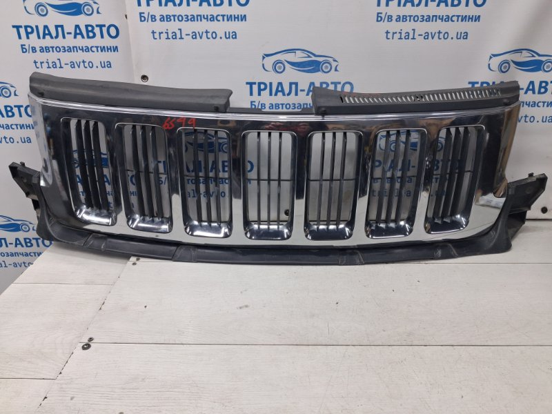 Запчасть решетка радиатора Jeep Grand Cherokee 2010-2022 WK2 3.6 бензин ERB 55079377AD Б/У Решетка радиатора Jeep Grand Cherokee 2010-2022 WK2 3.6 бензин ERB 55079377AD Б/У