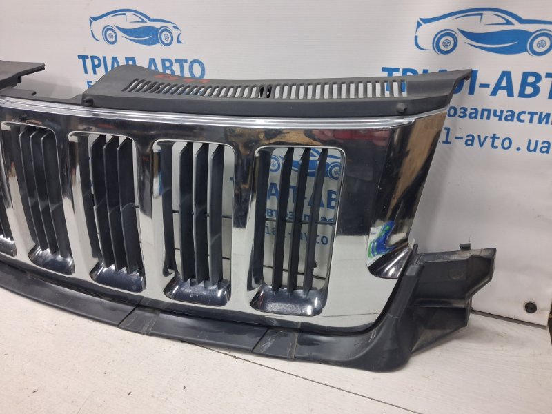 Решетка радиатора Jeep Grand Cherokee WK2 3.6 бензин ERB Решетка радиатора Jeep Grand Cherokee WK2 3.6 бензин ERB